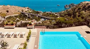 Maison Blue - Image 2