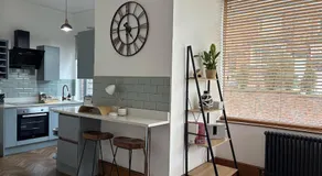 Stylish 1-Bedroom Apartment in Chapel Allerton with Free Parking - Image 2