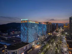 Tongbo Mountain International Hotel - Image 4