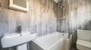Spacious one bed apartment in a quiet leafy close. - Image 2