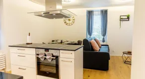 Jasminkas Host 3 - Stadtwohnung mit Küche & gratis Parkplatz - Image 2