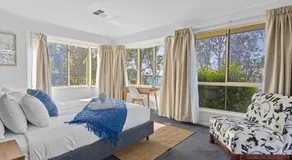 Waterfront Paradise Lodge Brightwaters - Image 2