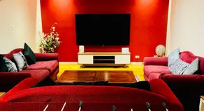 Cosy Vintage Home - Image 4