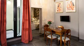 L'8 Boutique Design Apartments - Image 3