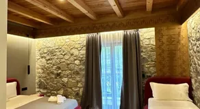 Golden Villa - Image 2
