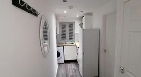 1-Bed Apartment Near Coventry Hospital - Image 2