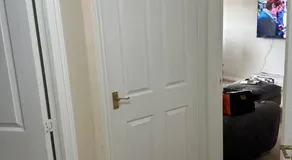 Private Room with own Bathroom and Parking - Image 5