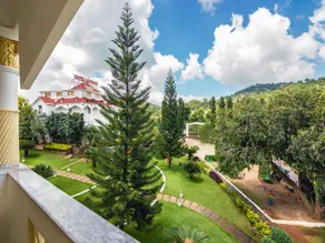 Hotel Landmark - Image 3