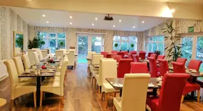 Avis Hotel - Image 3