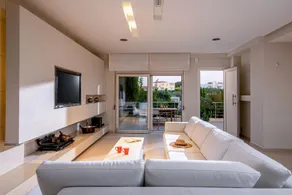 Luxury Villa Alba by Estia - Image 2