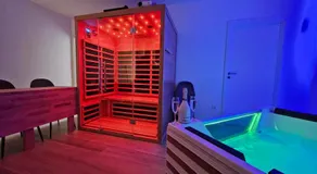 Suite Spa, Jacuzzi & Sauna - Image 5