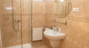 Kondics Apartmanház - Image 2