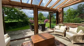 Private detached cottage sleeps 4 - Image 2