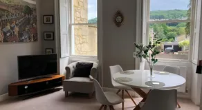 Bad Grosvenor Apartment - Image 2