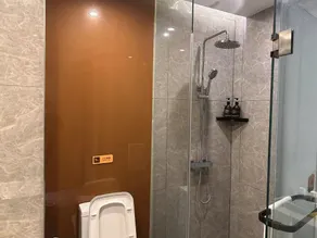 IU Hotels· Wuhan Jianghan Road Metro Station - Image 4