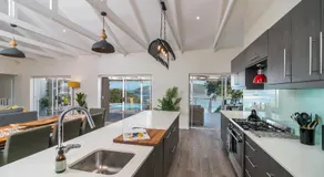 Stunning Villa with pool and views of Knysna - Image 4