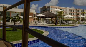 Flat Terreo Muro Alto Condomínio Clube com Sala Reversível para segundo quarto - Image 2