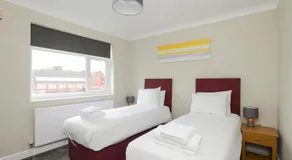 Cosy House in the heart of Beeston with FREE Parking and WiFi - Image 2