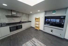 Stunning 1-Bed Studio in Birmingham - Image 4