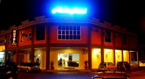 Aloha Hotel - Image 2