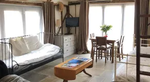 Bank Farm Apartments - Image 2