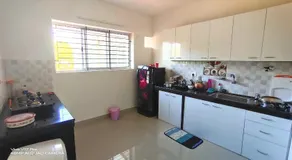 305 Home Stay - Image 5