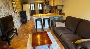 Maison avec jardin au coeur du village - Image 2