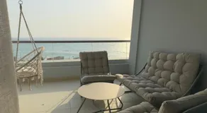 شقة فاخرة بإطلالة بحرية رائعة - Image 3