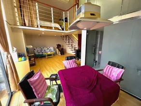Li's Theme Apartment - Image 2