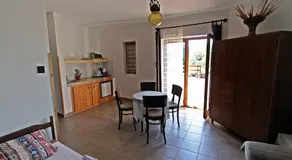 Vöröskő apartmanház - Image 2