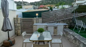 Mareu Stonehouse - Image 4