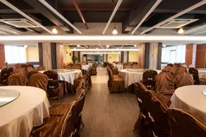 Higher Hotel - Image 4