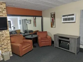 Hickory West Inn - Image 5