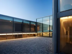 D-Hotel - Image 4