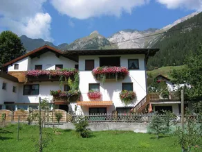Cozy Apartment in Pettneu am Arlberg with Balcony - Image 4