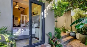 Bluegum Hill Guesthouse & Apartments - Image 5