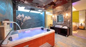 Rainbow Forest Motel - Image 2