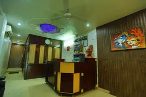 Hotel Paras Plaza - Image 3