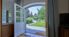 Exclusive Entry: Cozy Guestroom - Image 5