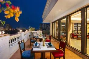 Gloud Hotel - Image 5