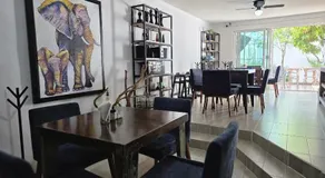 10 VENATOR House Boutique - Image 3