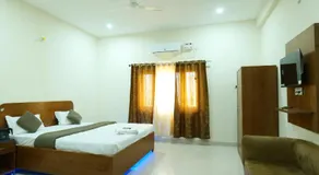 Hotel Aditya Palace & Marriage Garden - Image 2