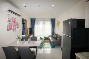 Elegant 2 Bedroom Suite in Prime Location - Image 4