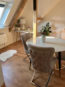 Wohltuende Ausblick exklusivem Ambiente mit Balkon - Image 5