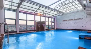 Hotel Shady Oaks - Image 5