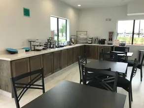 SureStay by Best Western Baytown - Image 2