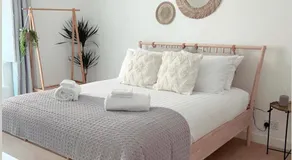 Seapink, Kingsand; luxury Cornish cottage with seaviews, bbq & paddleboards - Image 2