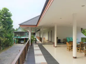 L. O. M Resort - Image 3