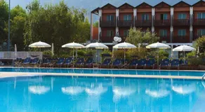 Vacation paradise in Iseo Lake with many pools - Image 2