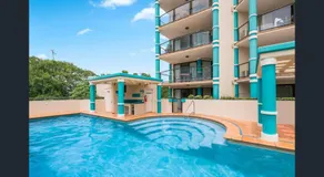 Stylish 1 Bedroom with Private Rooftop Spa at the Aegean - Image 2